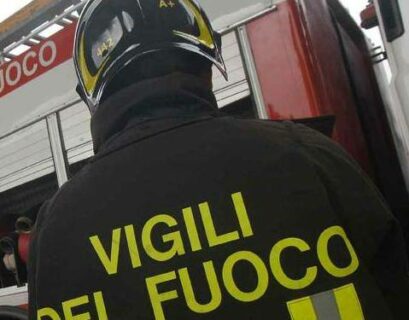 Autoarticolato prende fuoco